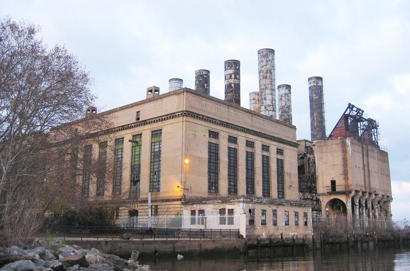The largely vacant Delaware Power Station dominates more than 1,000 feet of the Delaware River waterfront.